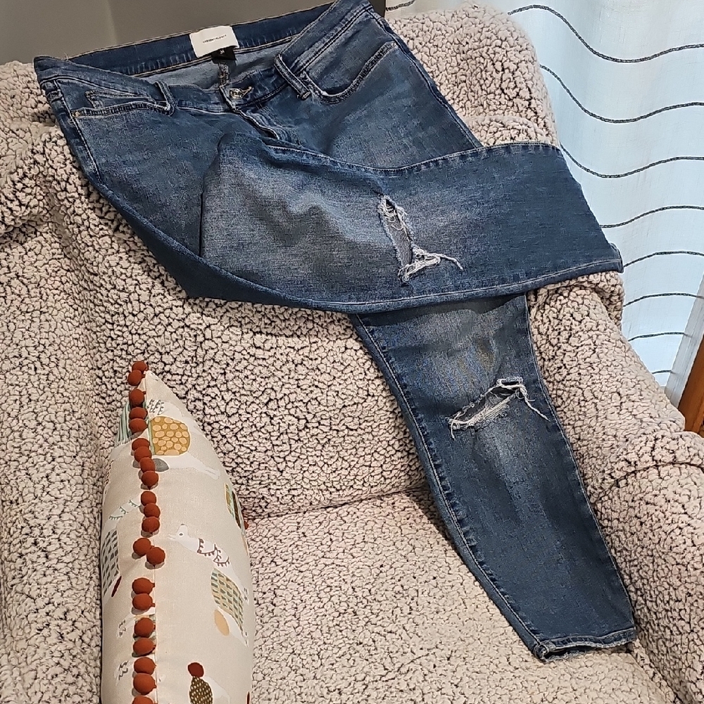 Current/Elliott Dark Blue Distressed Skinny Jeans